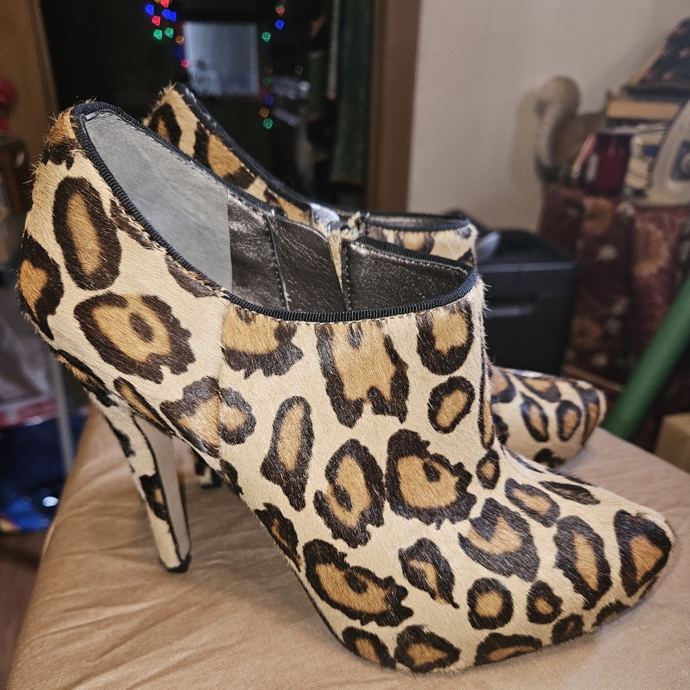 Sam Edelman Ria Leather Leopard Print Calf hair platform stiletto ankle booties